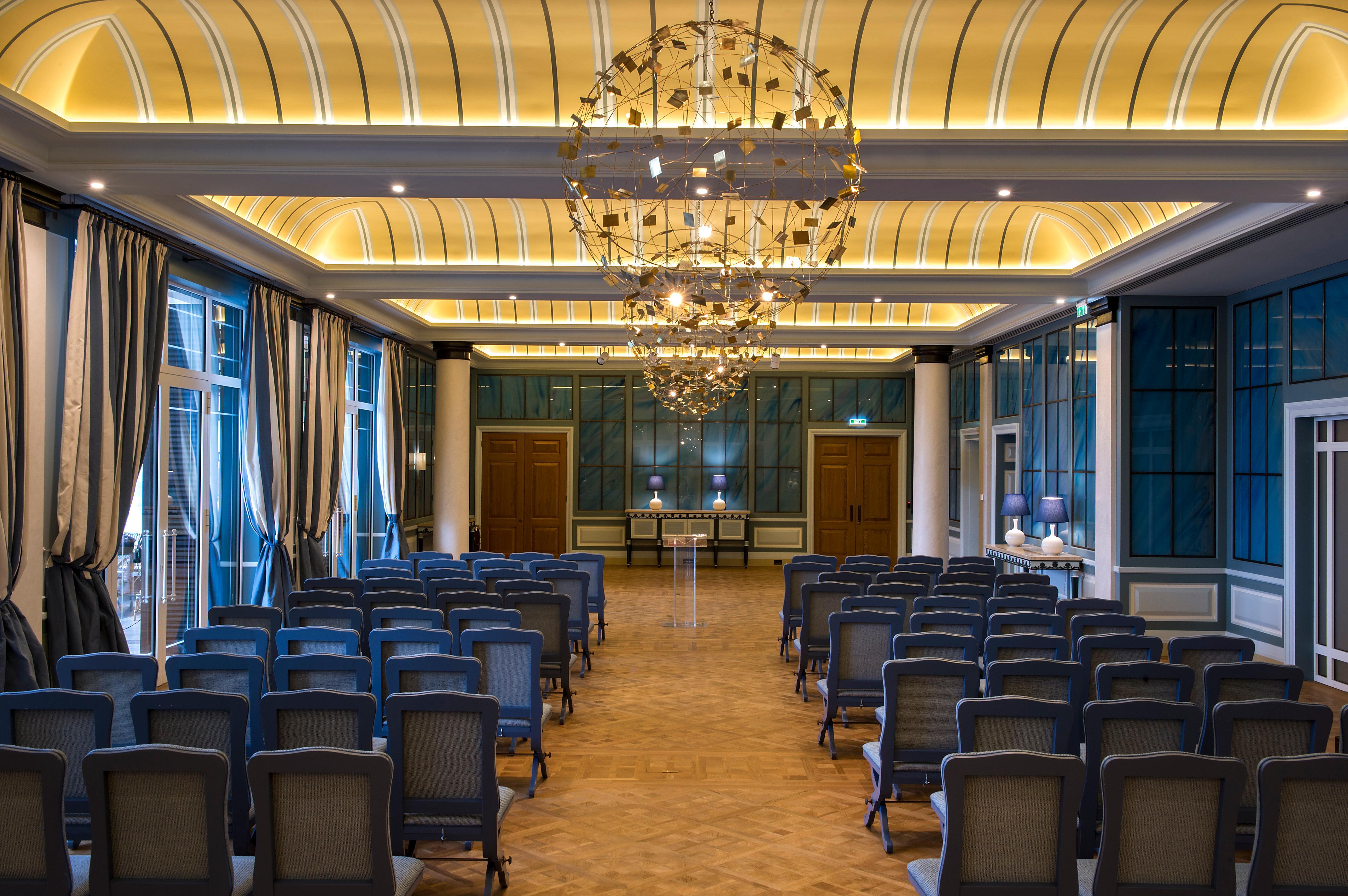 Regent Porto Montenegro ติวัต ภายนอก รูปภาพ The interior of the German Academy of Sciences