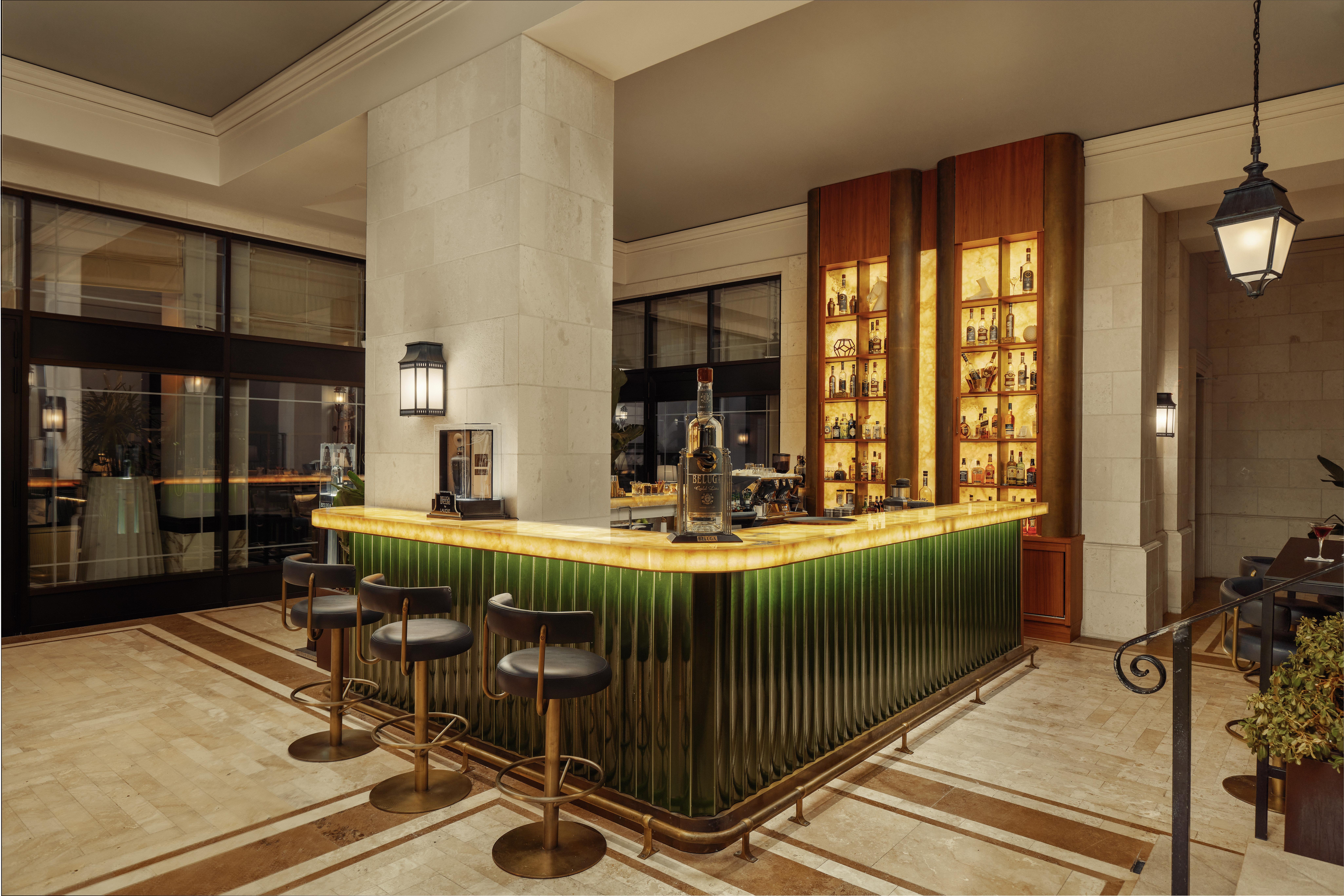 Regent Porto Montenegro ติวัต ภายนอก รูปภาพ The bar at the hotel