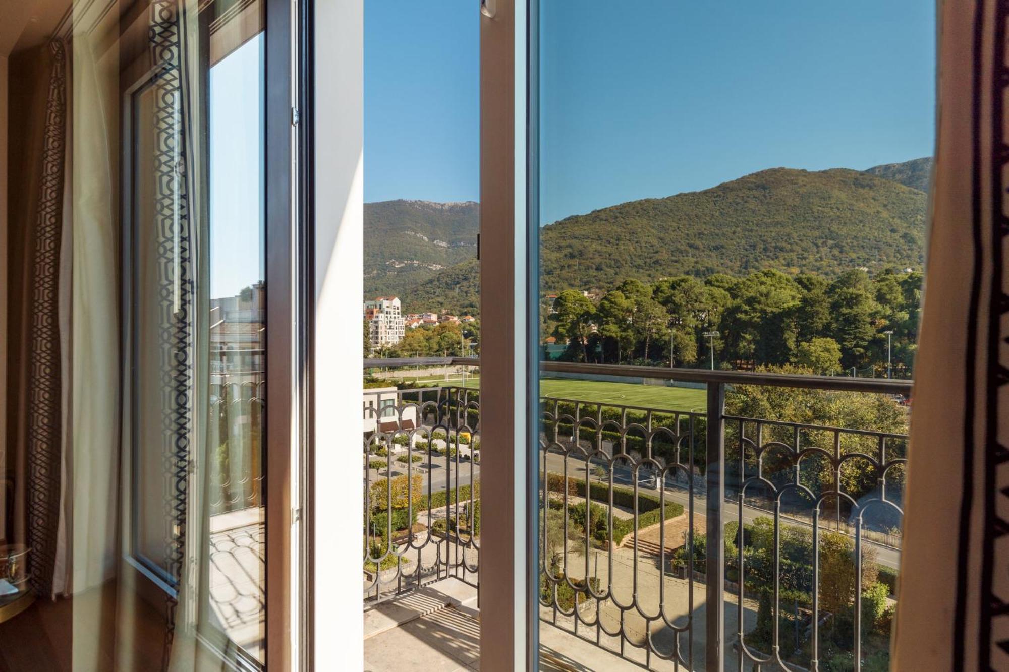 Regent Porto Montenegro ติวัต ภายนอก รูปภาพ View from the hotel