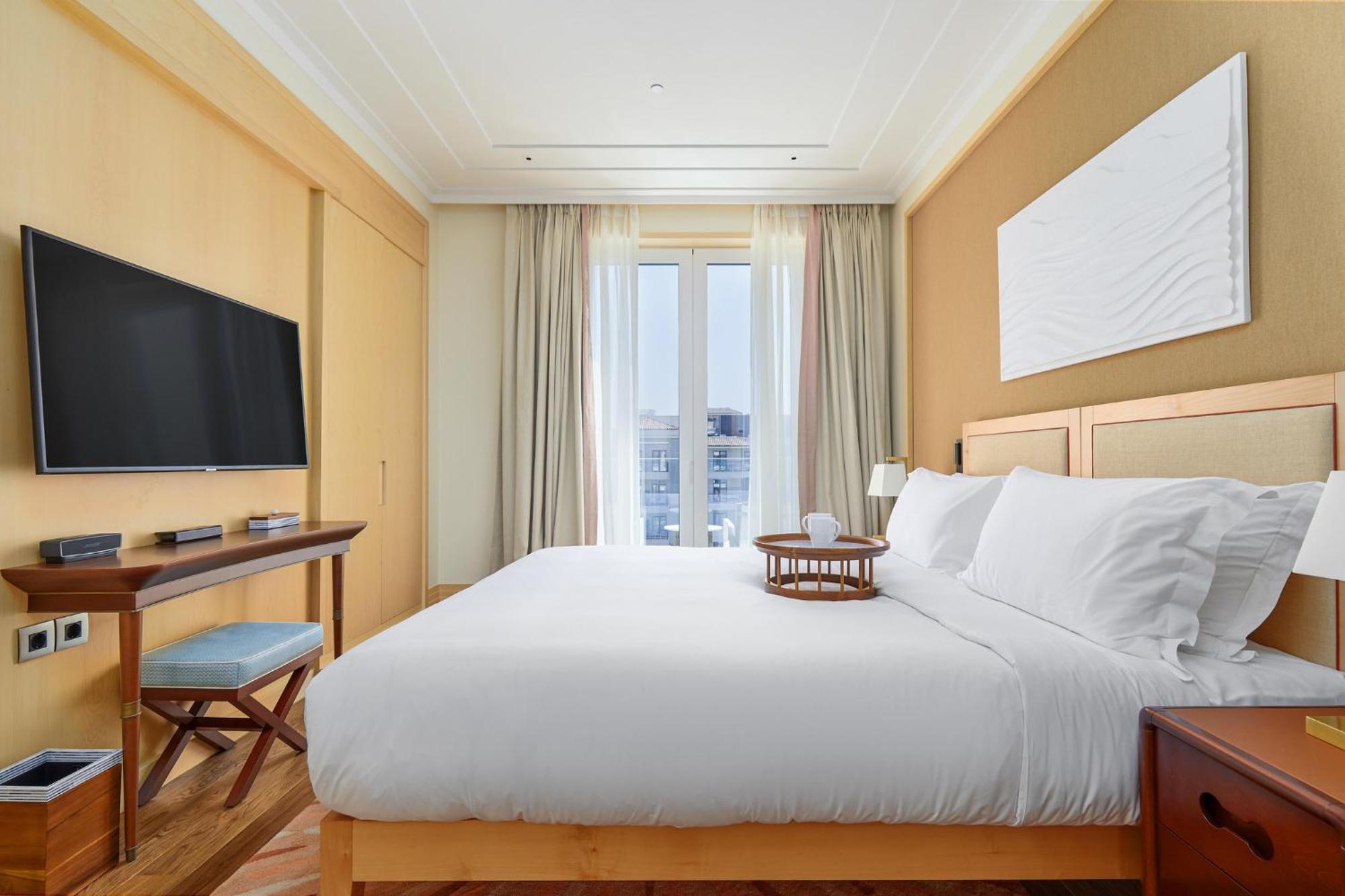 Regent Porto Montenegro ติวัต ภายนอก รูปภาพ A bedroom at the hotel