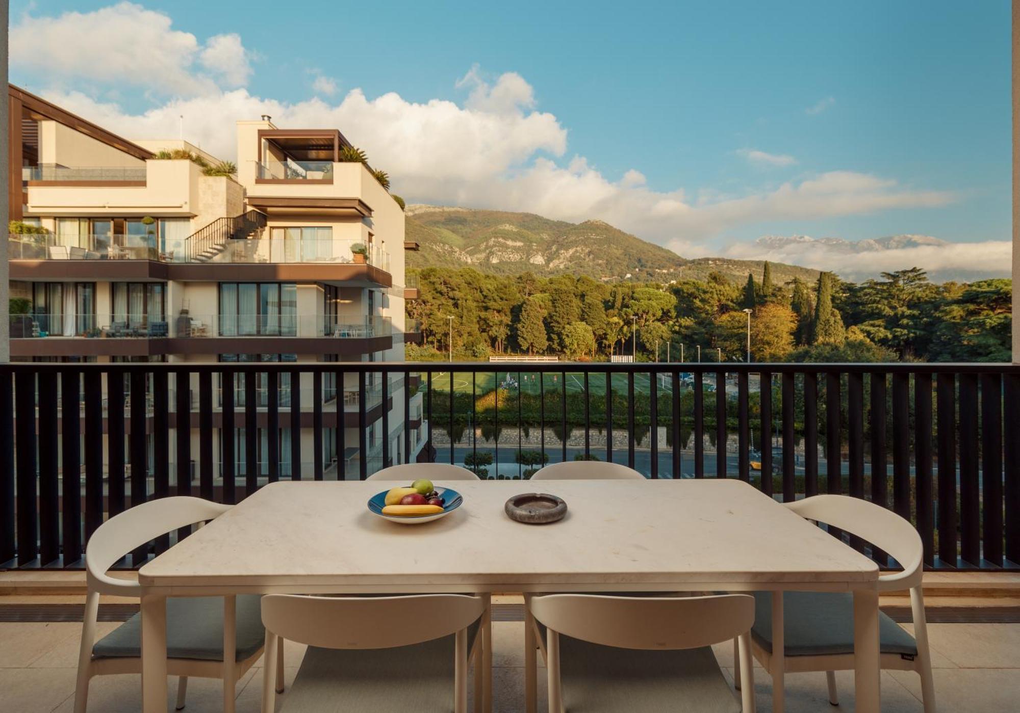 Regent Porto Montenegro ติวัต ภายนอก รูปภาพ View from the balcony of a suite at the hotel